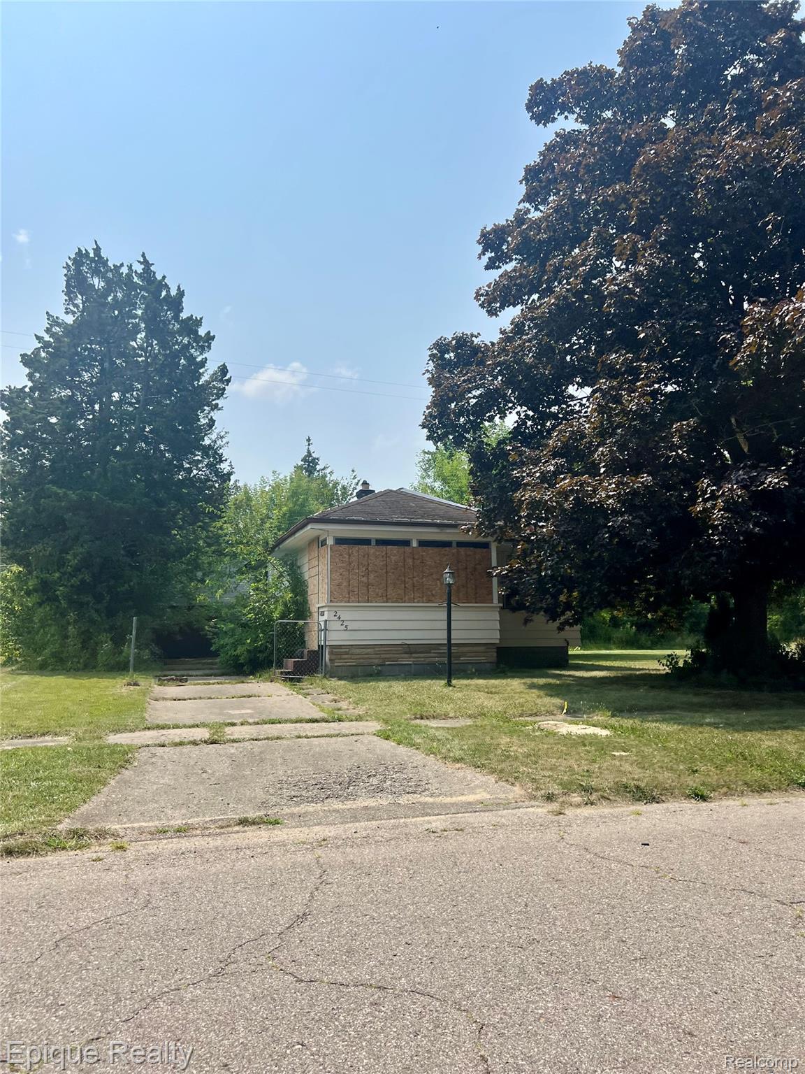 2425 Clement Street Flint, MI 48504 - Photo 4 of 4 IMG_4722.jpeg