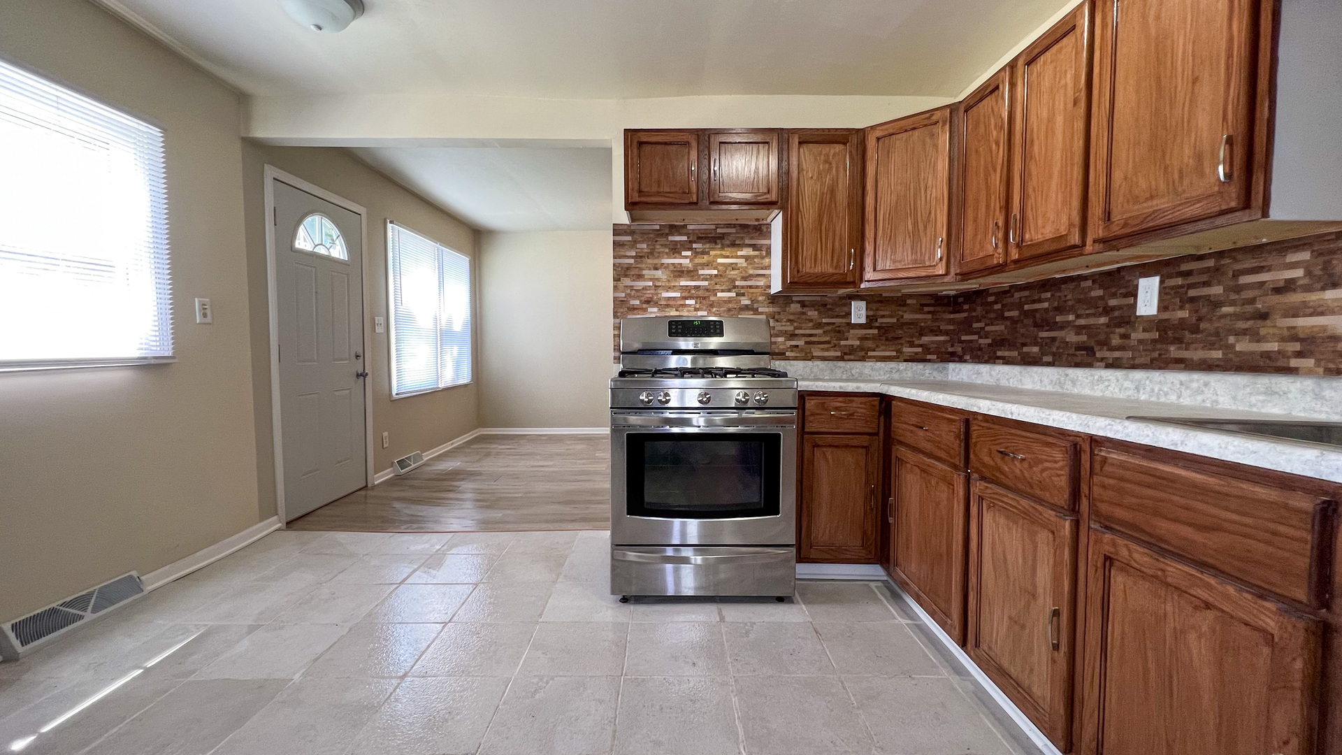 29 Circle Drive Dixmoor, IL 60426 - Photo 5 of 13