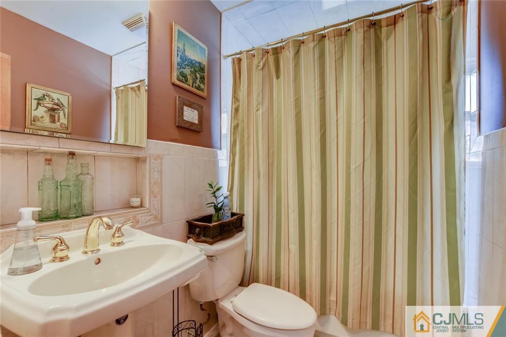 7 Continental Road Somerset, NJ 08873 - Photo 17 of 24 Gallery Image 17