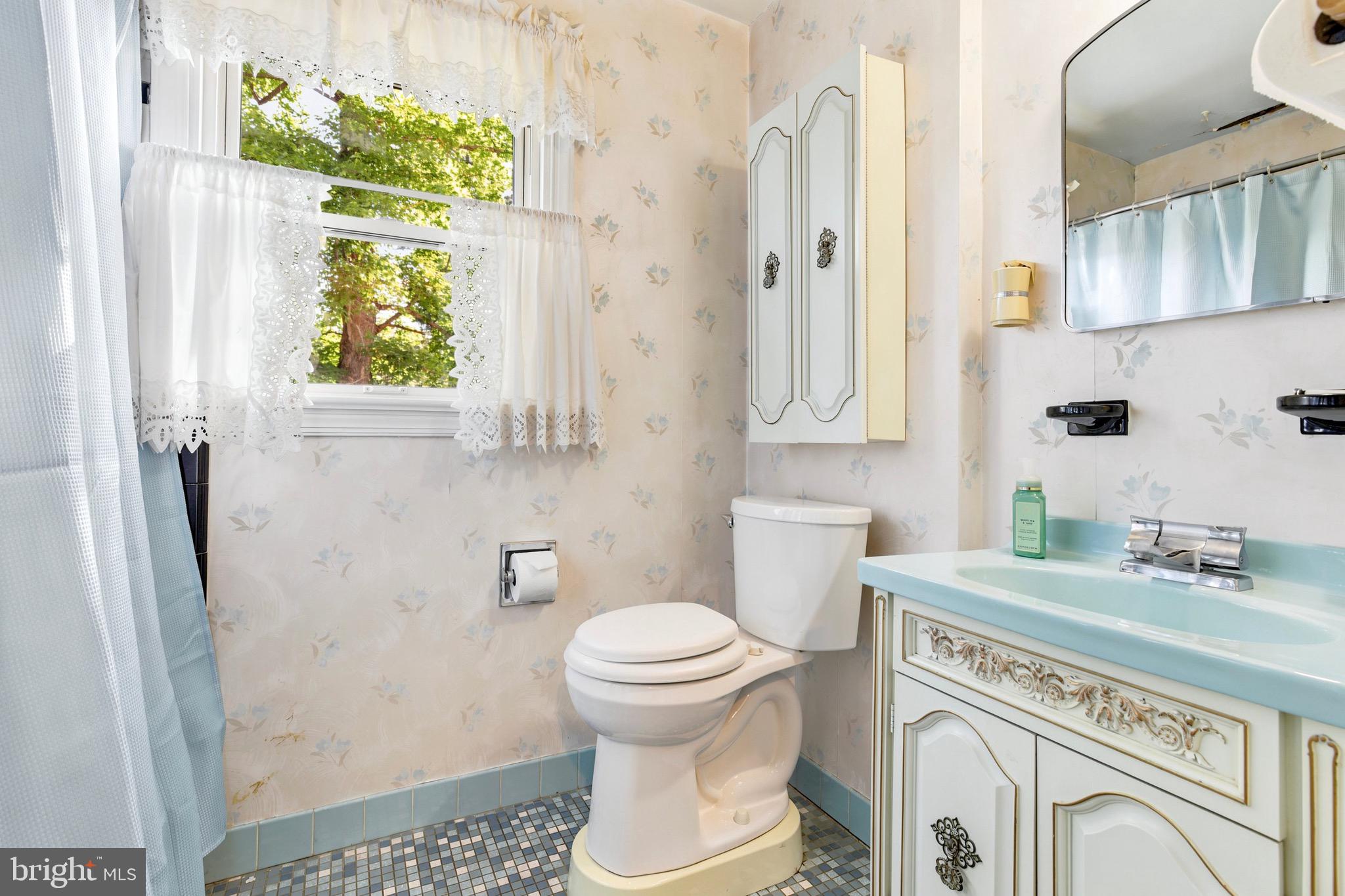 905 Allentown Road Lansdale, PA 19446 - Photo 5 of 13