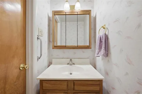 $450,000 | 139 East Edgewood Drive, Canonsburg, PA 15317
