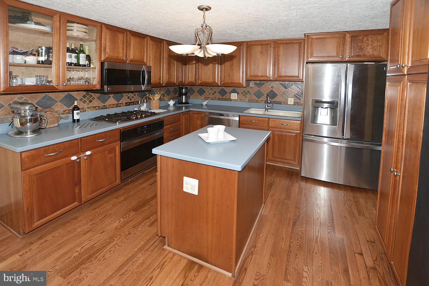 119 North Ithaca Road Sterling, VA 20164 - Photo 7 of 27 Gallery Image 7
