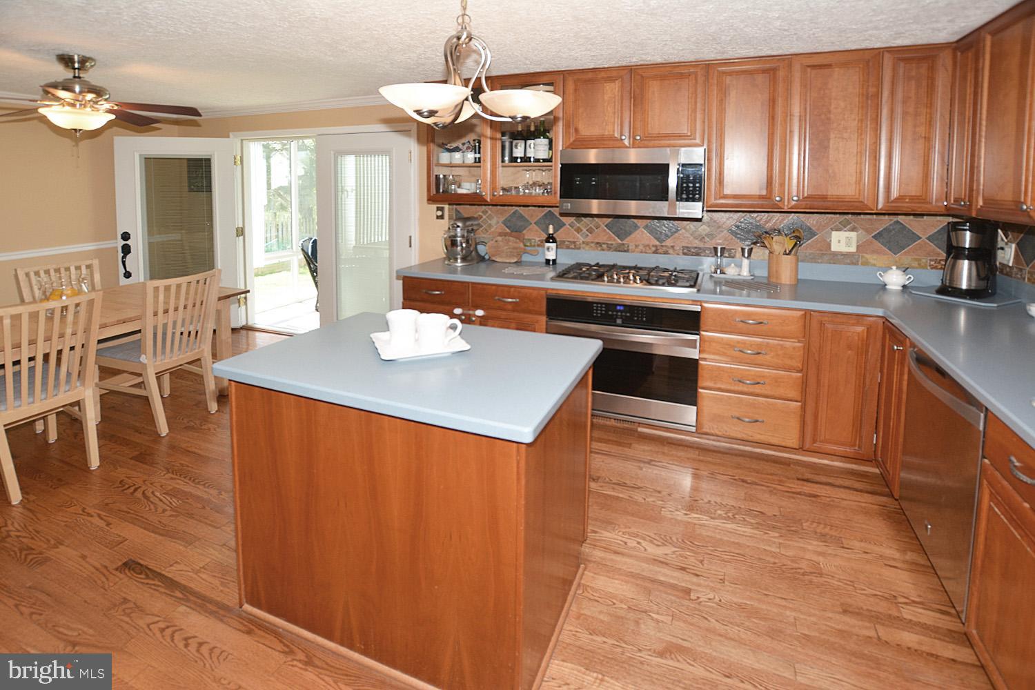 119 North Ithaca Road Sterling, VA 20164 - Photo 8 of 27 Gallery Image 8