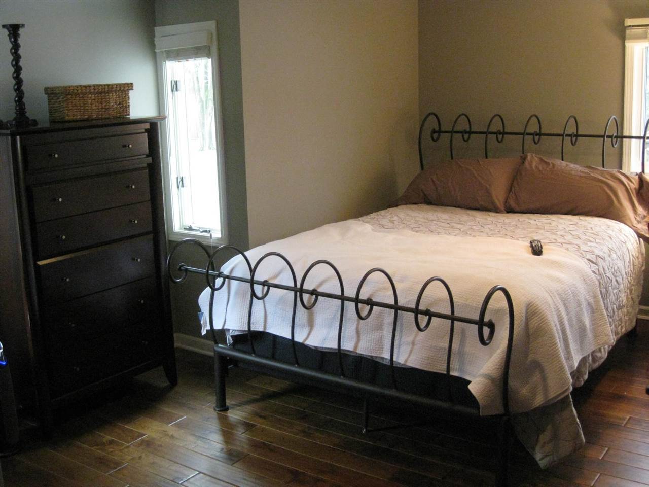 1066 Bloomer Road Rochester, MI 48307 - Photo 17 of 21 31284397-16.JPG