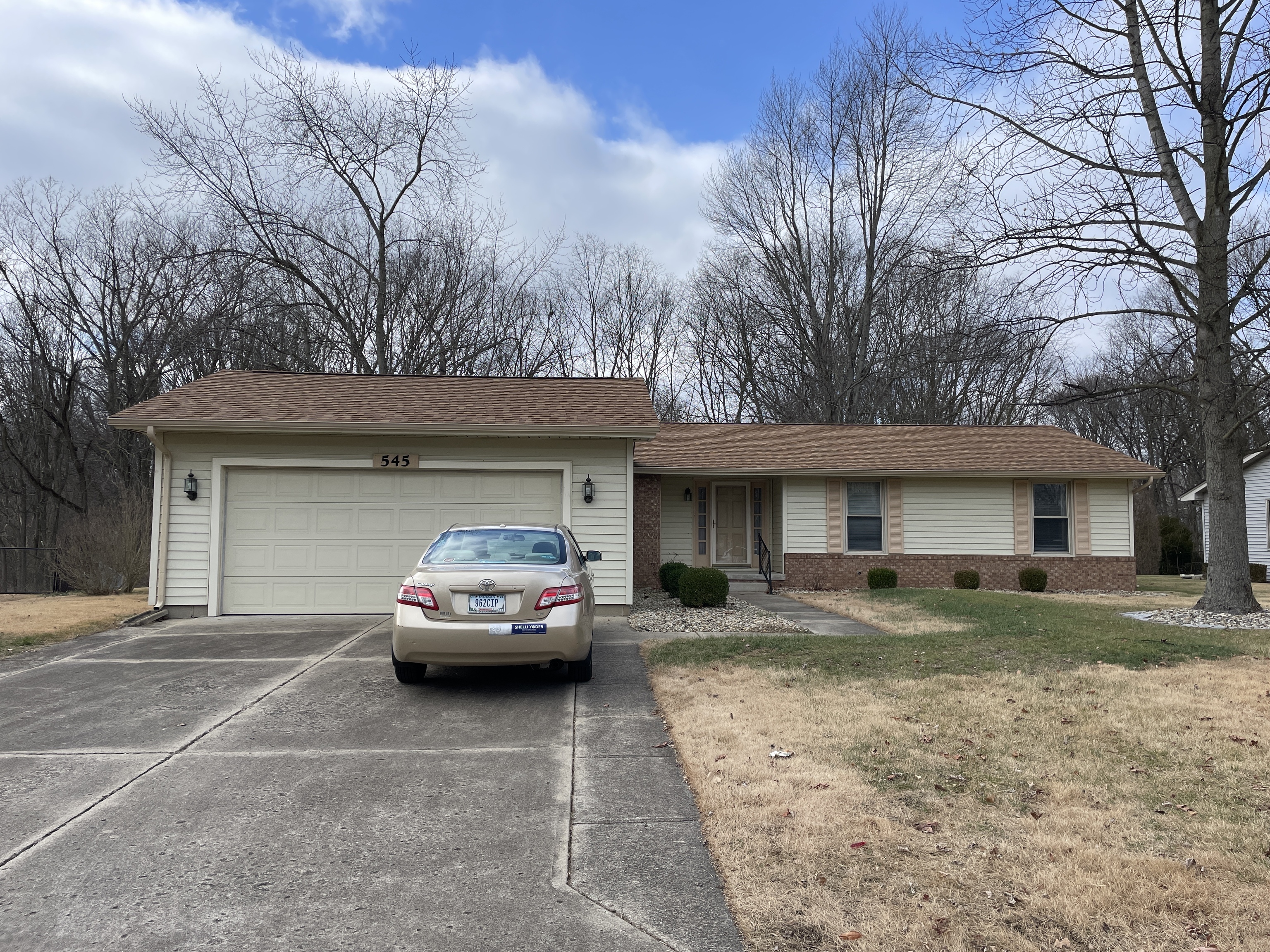 545 Riverside Circle Columbus, IN 47203 - Photo 1 of 14 Gallery Image 1