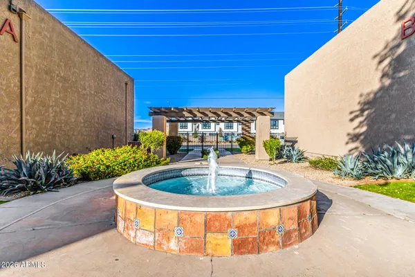 $230,000 | 5525 East Thomas Road, Unit O8, Phoenix, AZ 85018