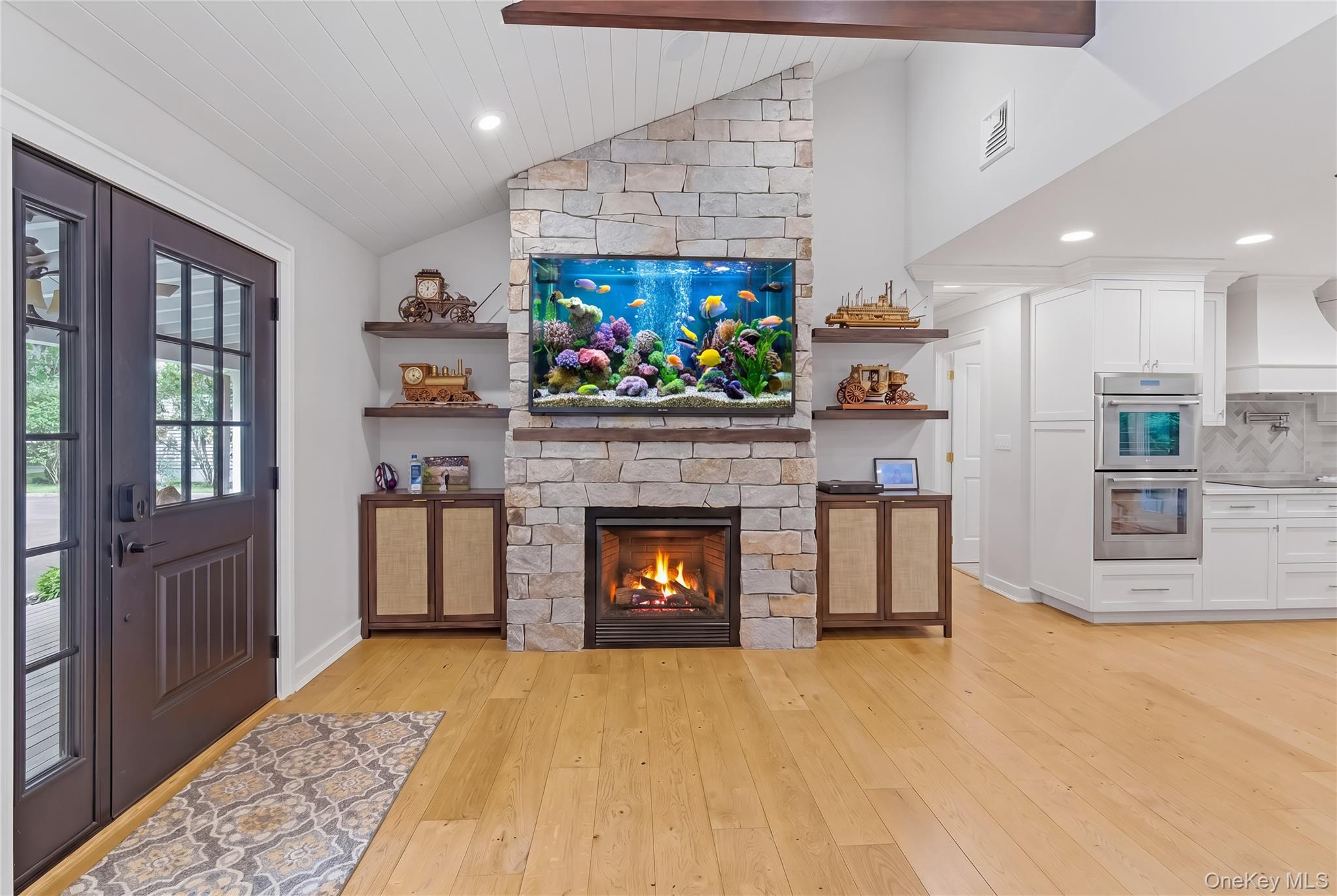 345 Bartley Road Mattituck, NY 11952 - Photo 6 of 28