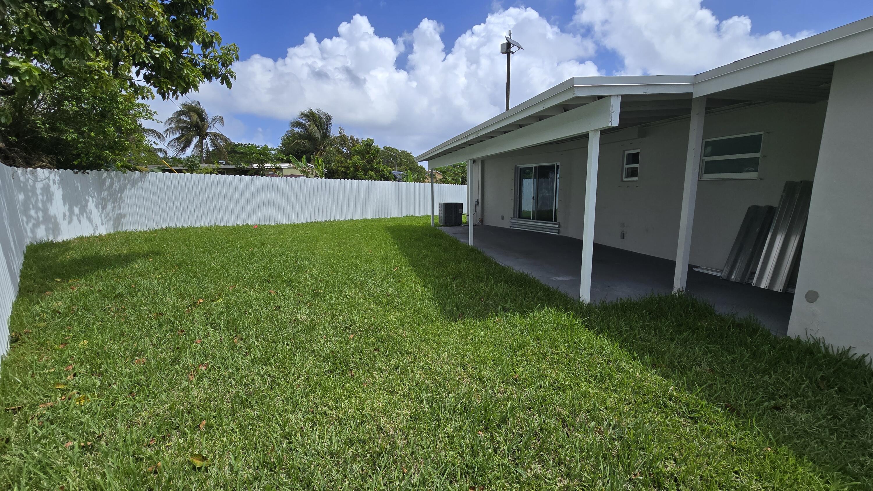 591 Seagrape Road Lantana, FL 33462 - Photo 3 of 18 Pic 12