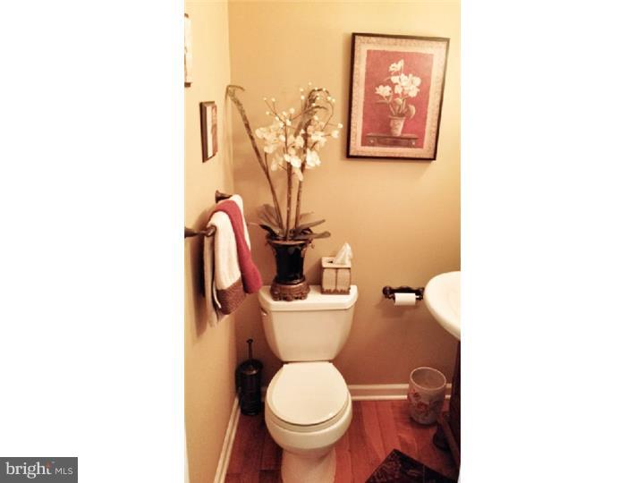 132 Silver Lake Drive Clementon, NJ 08021 - Photo 22 of 25 Bathroom
