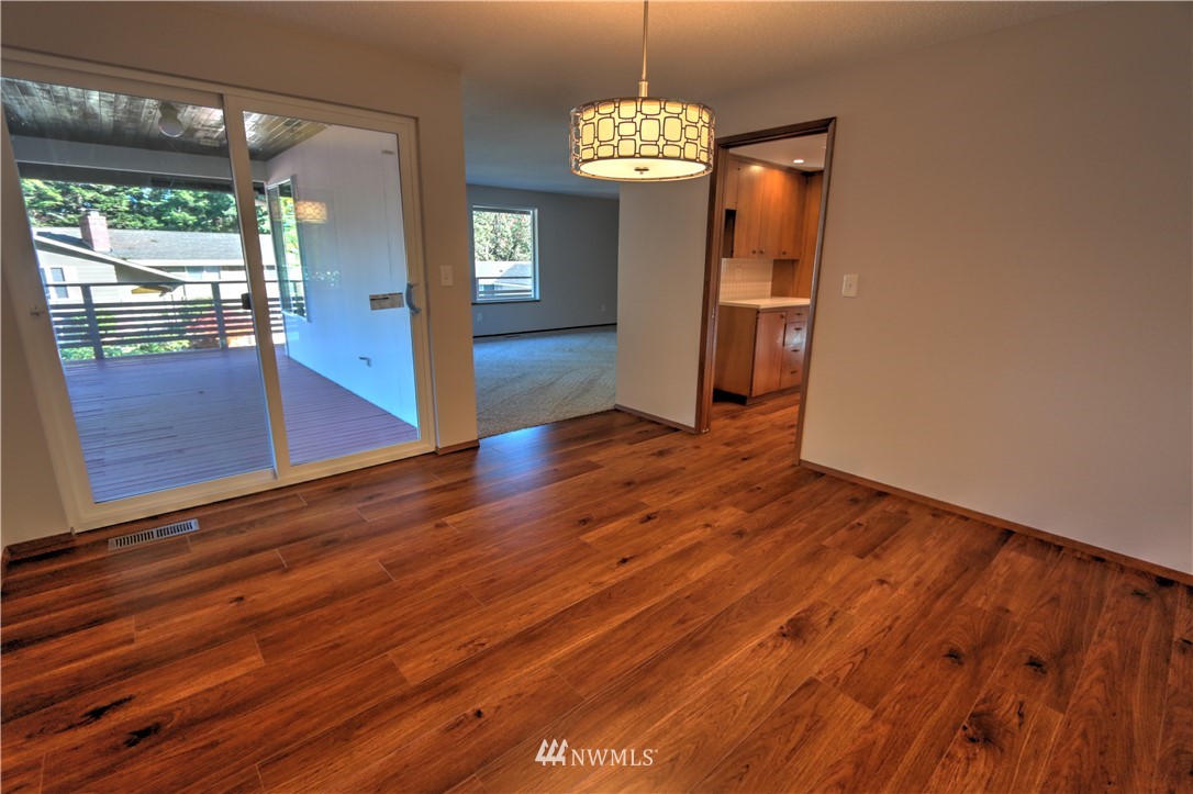 9014 Ridgeview Circle West University Place, WA 98466 - Photo 8 of 25 Gallery Image 8