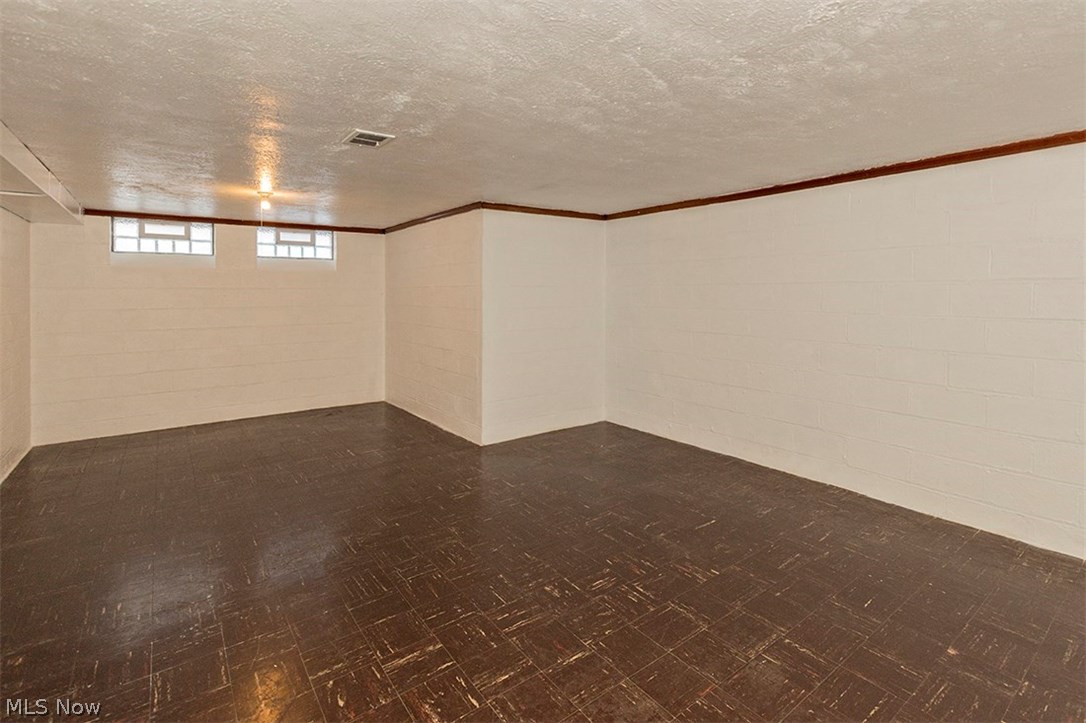 1117 Winston Road Cleveland, OH 44121 - Photo 26 of 31