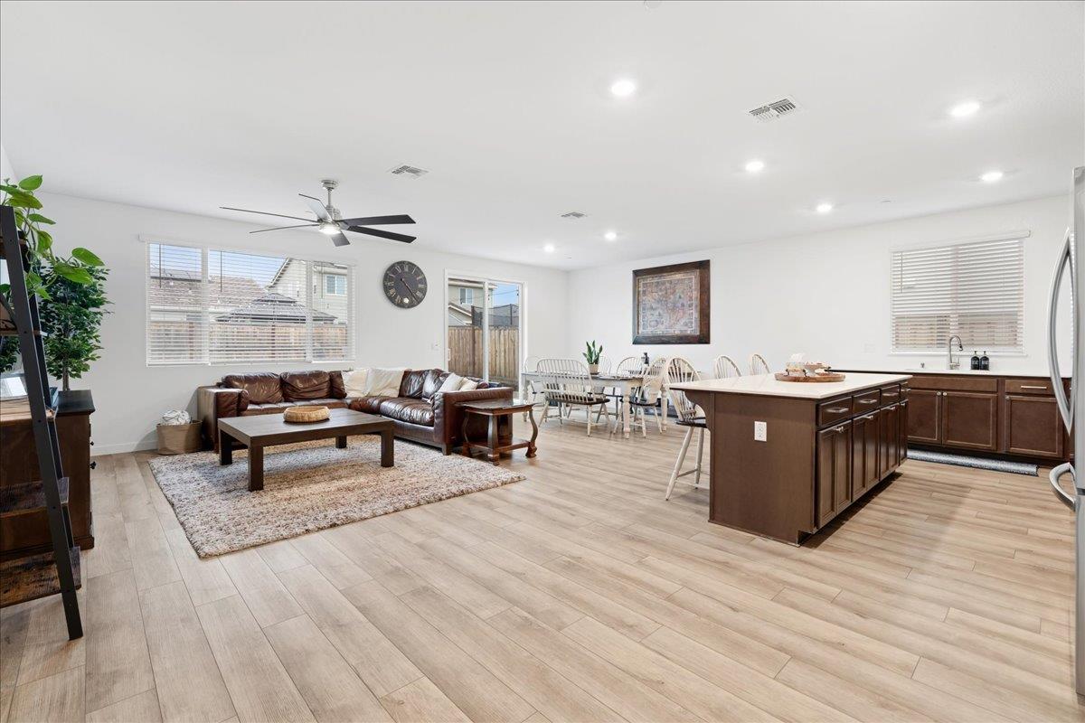 948 Brooke Stream Lincoln, CA 95648 - Photo 5 of 27