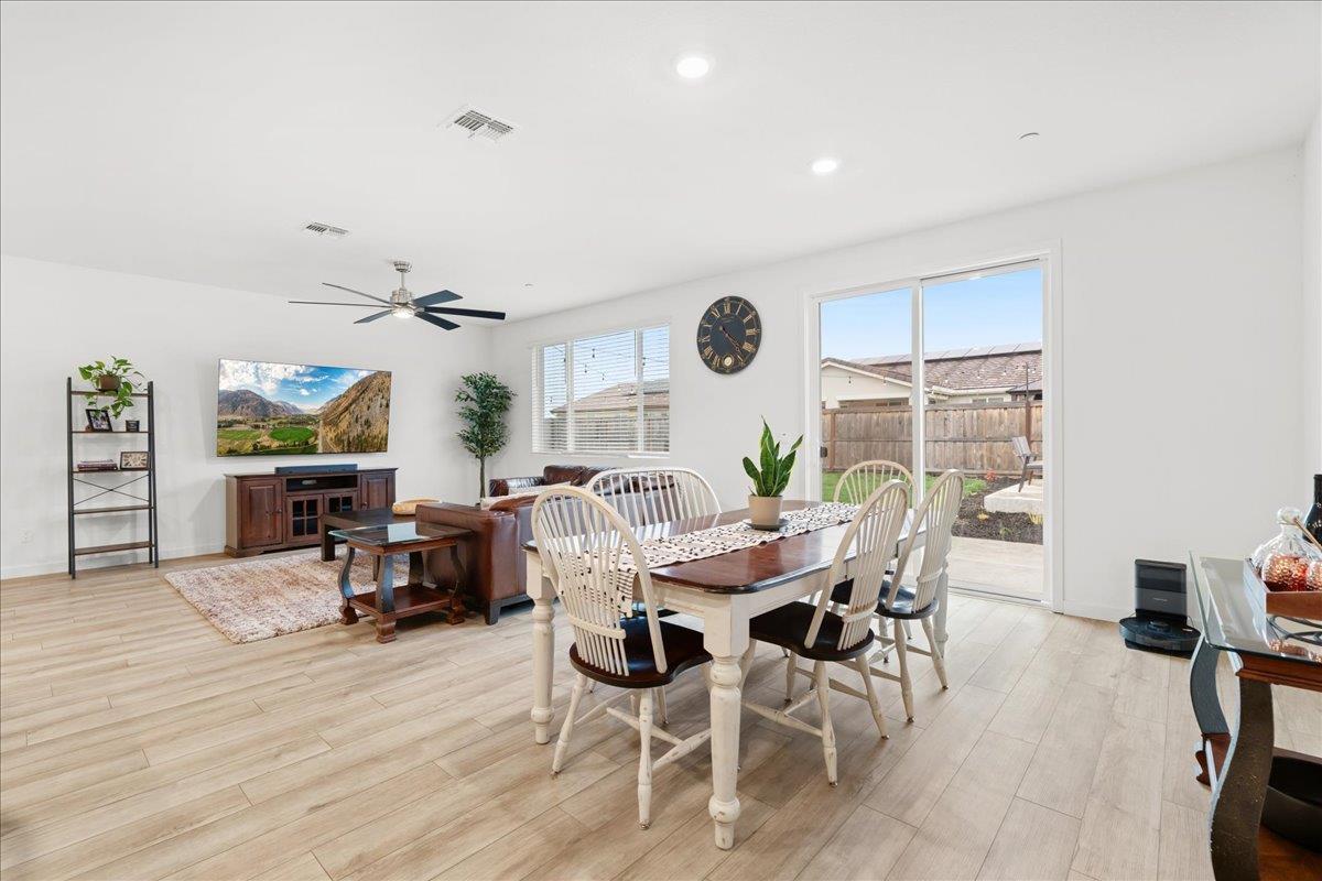 948 Brooke Stream Lincoln, CA 95648 - Photo 8 of 27