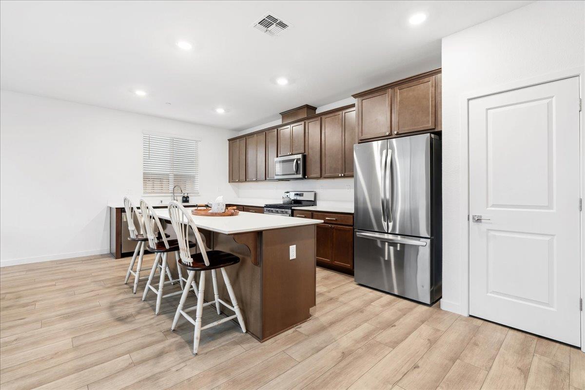 948 Brooke Stream Lincoln, CA 95648 - Photo 10 of 27