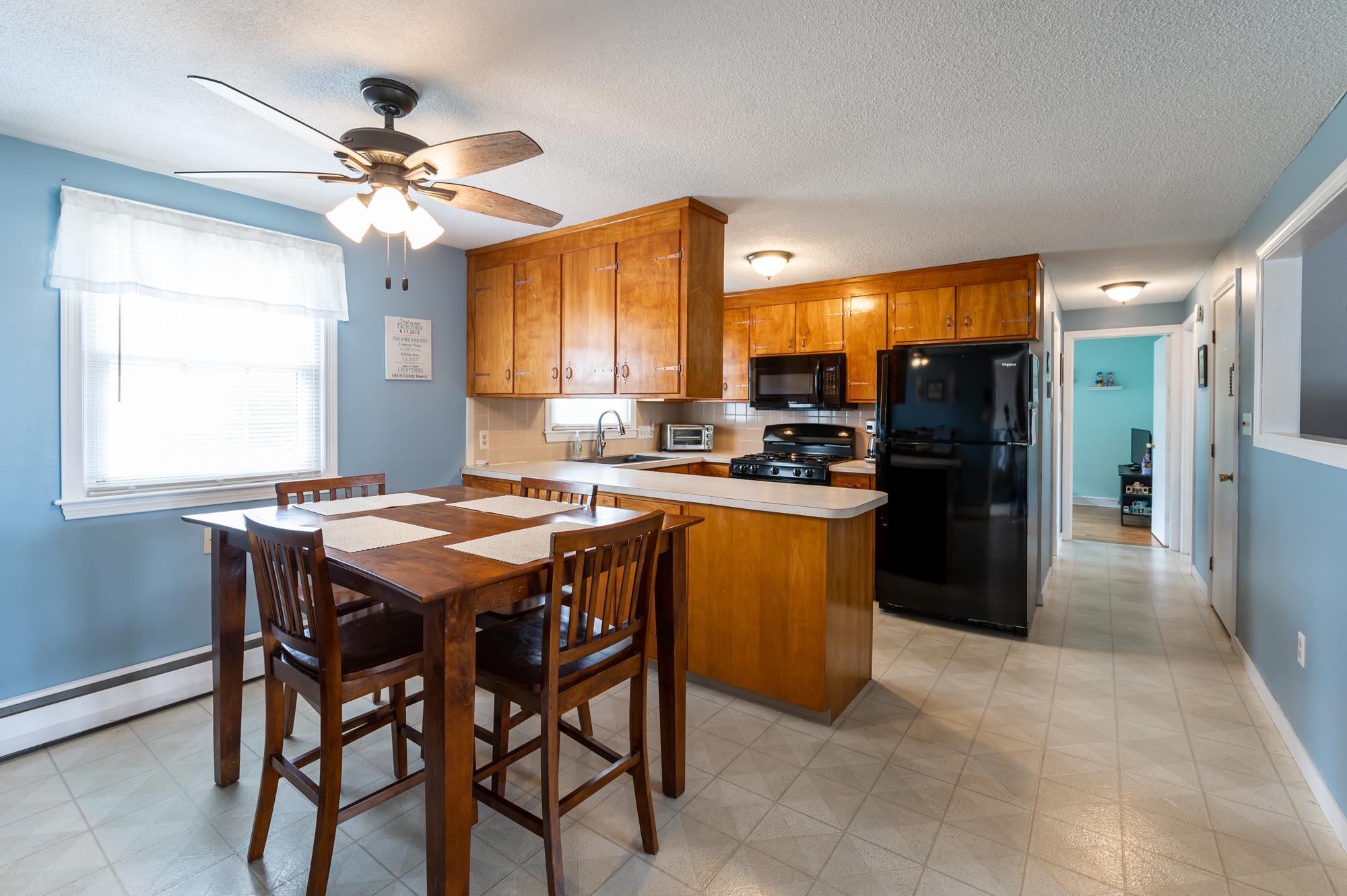 3 Barnesdale Road Nashua, NH 03062 - Photo 5 of 40 Gallery Image 5