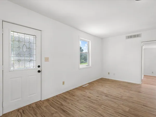 $140,000 | 140 East Walnut Street, Cedarville, IL 61032