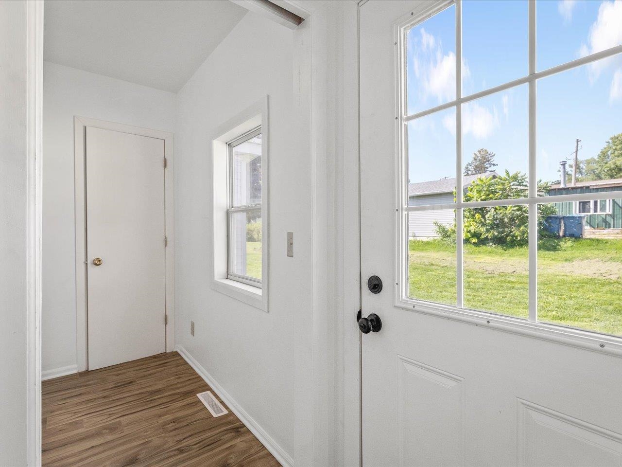 140 East Walnut Street Cedarville, IL 61032 - Photo 5 of 37