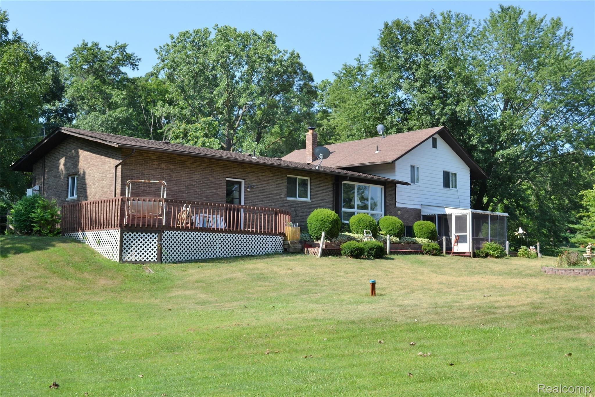 10901 Culver Road Brighton, MI 48114 - Photo 44 of 57 DSC_0419.JPG