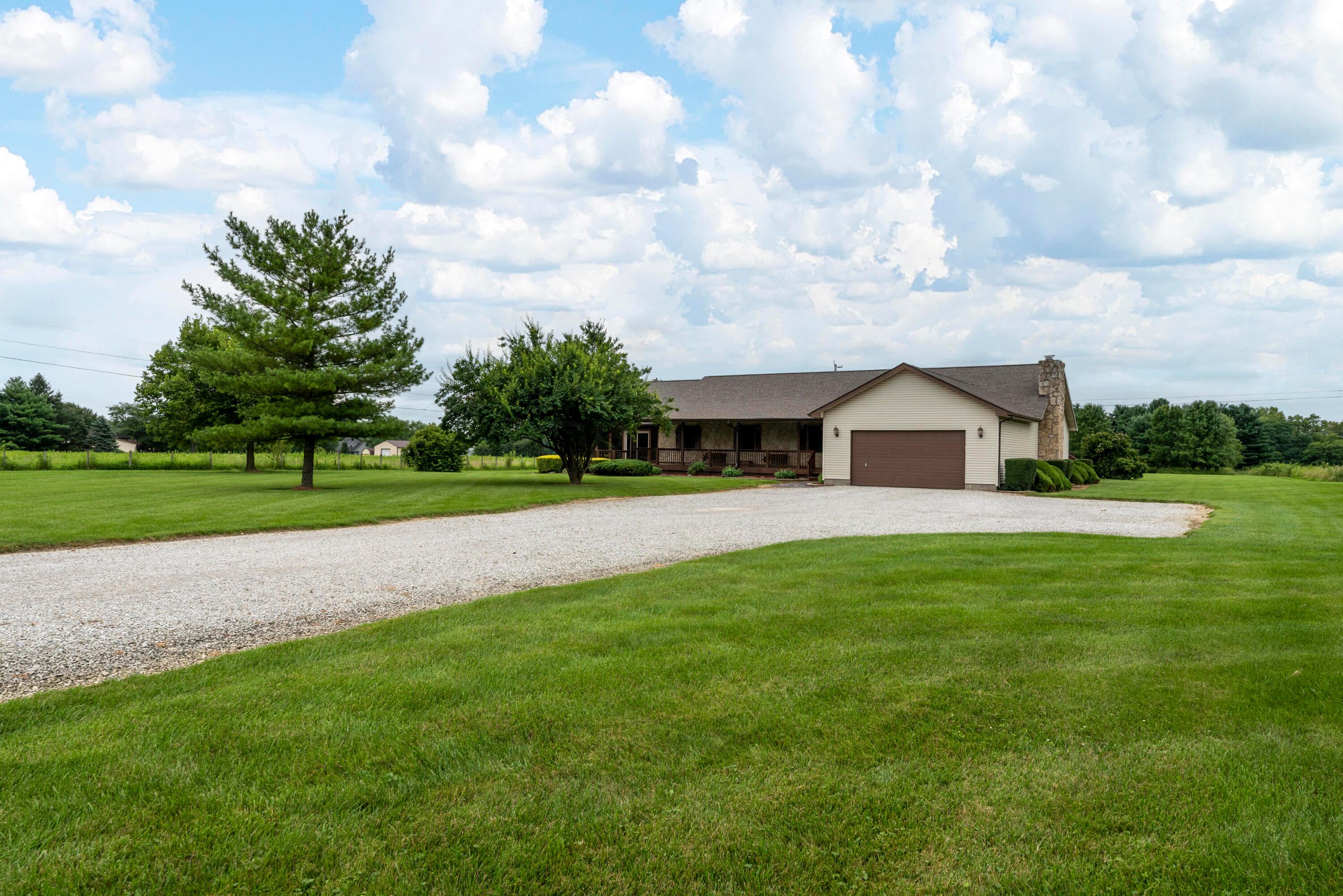 1501 Zuber Road Grove City, OH 43123 - Photo 5 of 51 MAR_5862