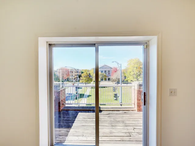 $215,000 | 757 South Independence Boulevard, Unit 3S, Chicago, IL 60624