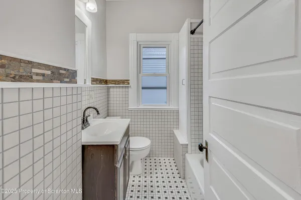 $1,500 | 1703 Monsey Avenue, Scranton, PA 18509