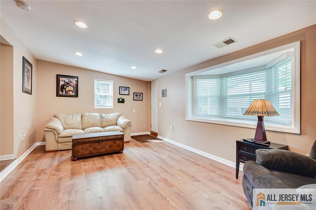 39 Kendall Road Kendall Park, NJ 08824 - Photo 19 of 41