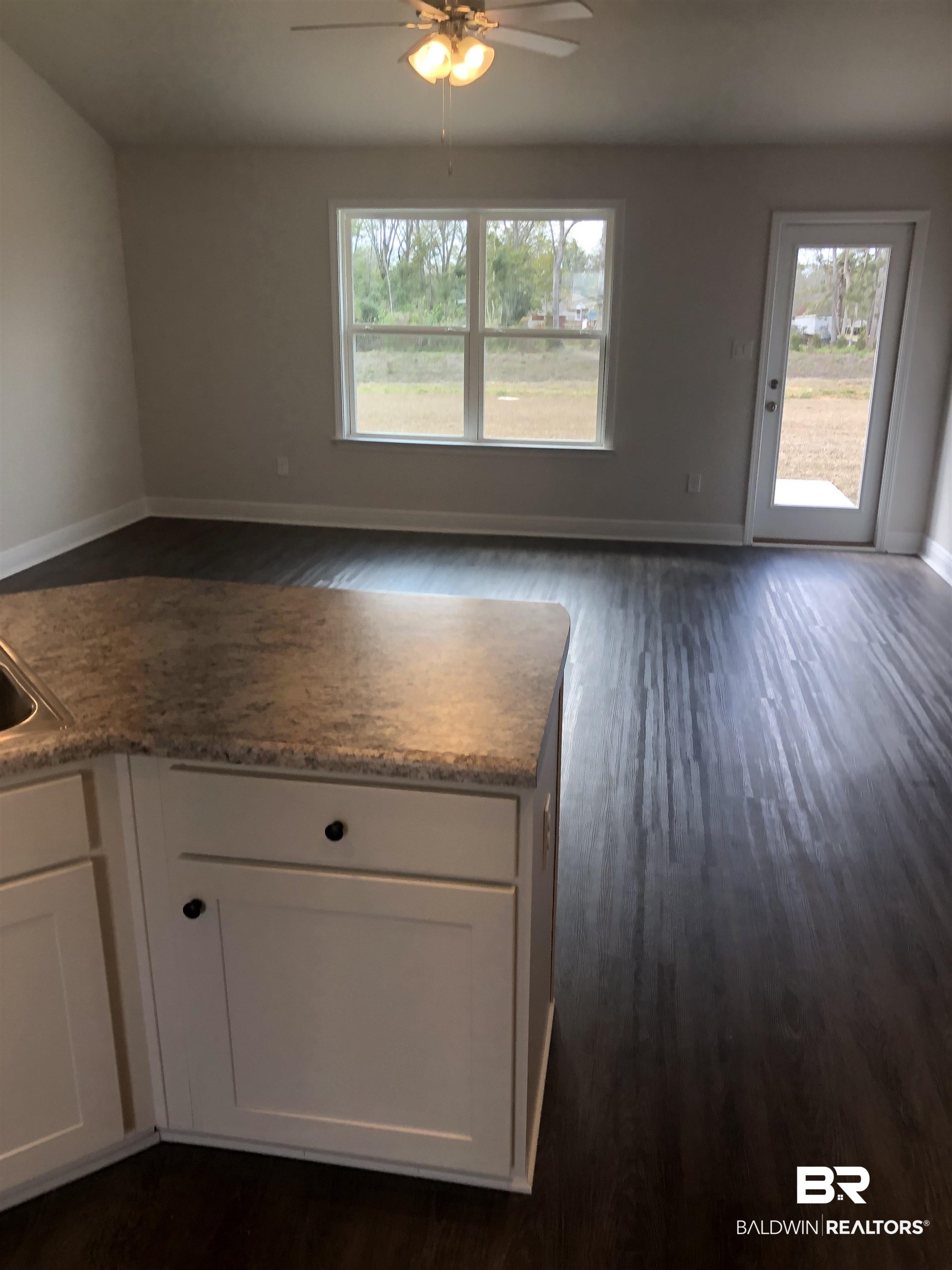23166 Ridgewood Drive Robertsdale, AL 36567 - Photo 5 of 14 Gallery Image 5