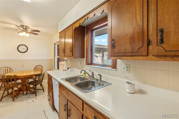 $195,000 | 917 Willow Street, Wood River, IL 62095