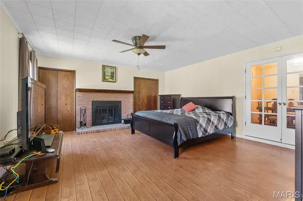 $195,000 | 917 Willow Street, Wood River, IL 62095