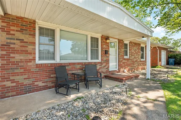 $195,000 | 917 Willow Street, Wood River, IL 62095