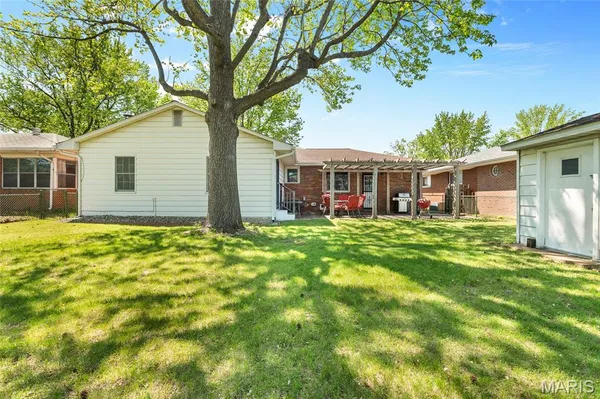 $195,000 | 917 Willow Street, Wood River, IL 62095