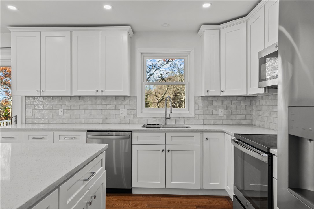 15 Ridgewood Road Charlestown, RI 02813 - Photo 4 of 48