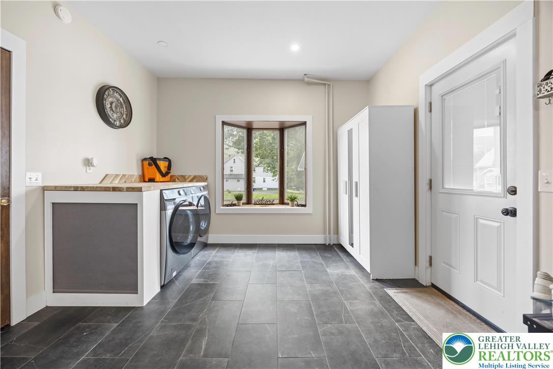 4130 Forest Inn Road Palmerton, PA 18071 - Photo 13 of 41 Laundry Room