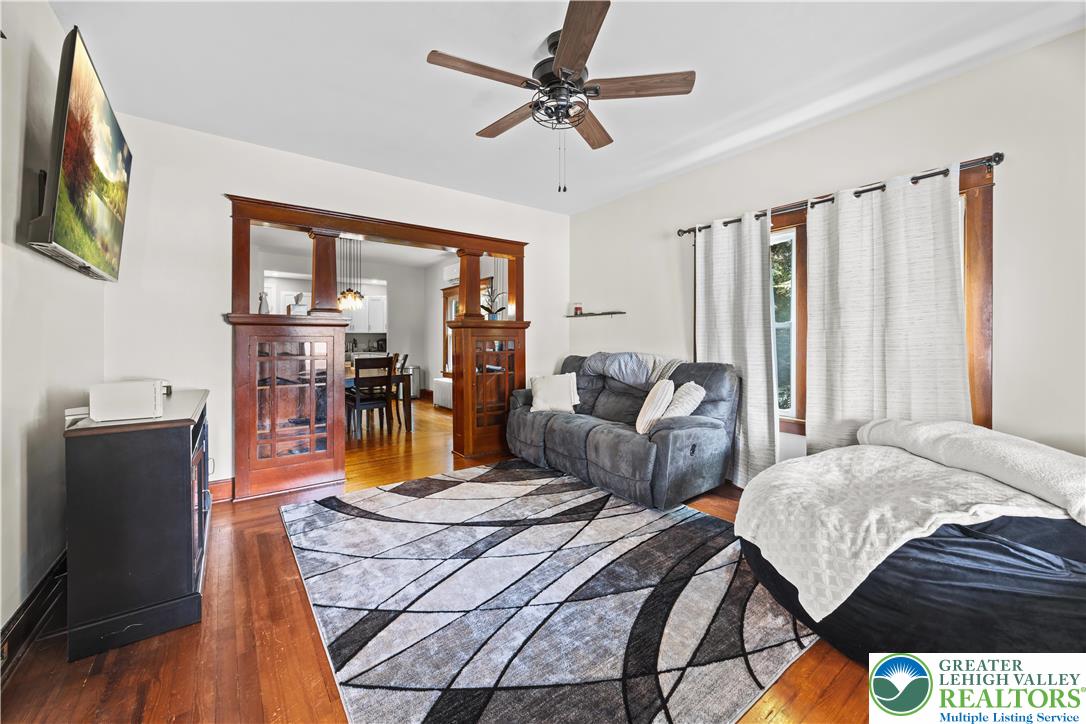 4130 Forest Inn Road Palmerton, PA 18071 - Photo 19 of 41 Living Room