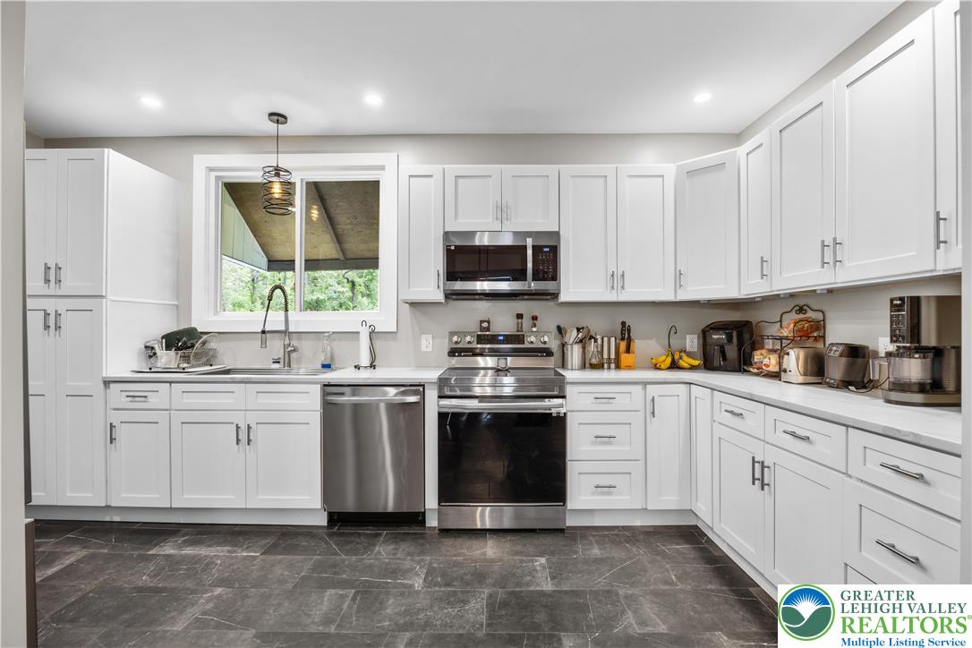 4130 Forest Inn Road Palmerton, PA 18071 - Photo 9 of 41 Kitchen