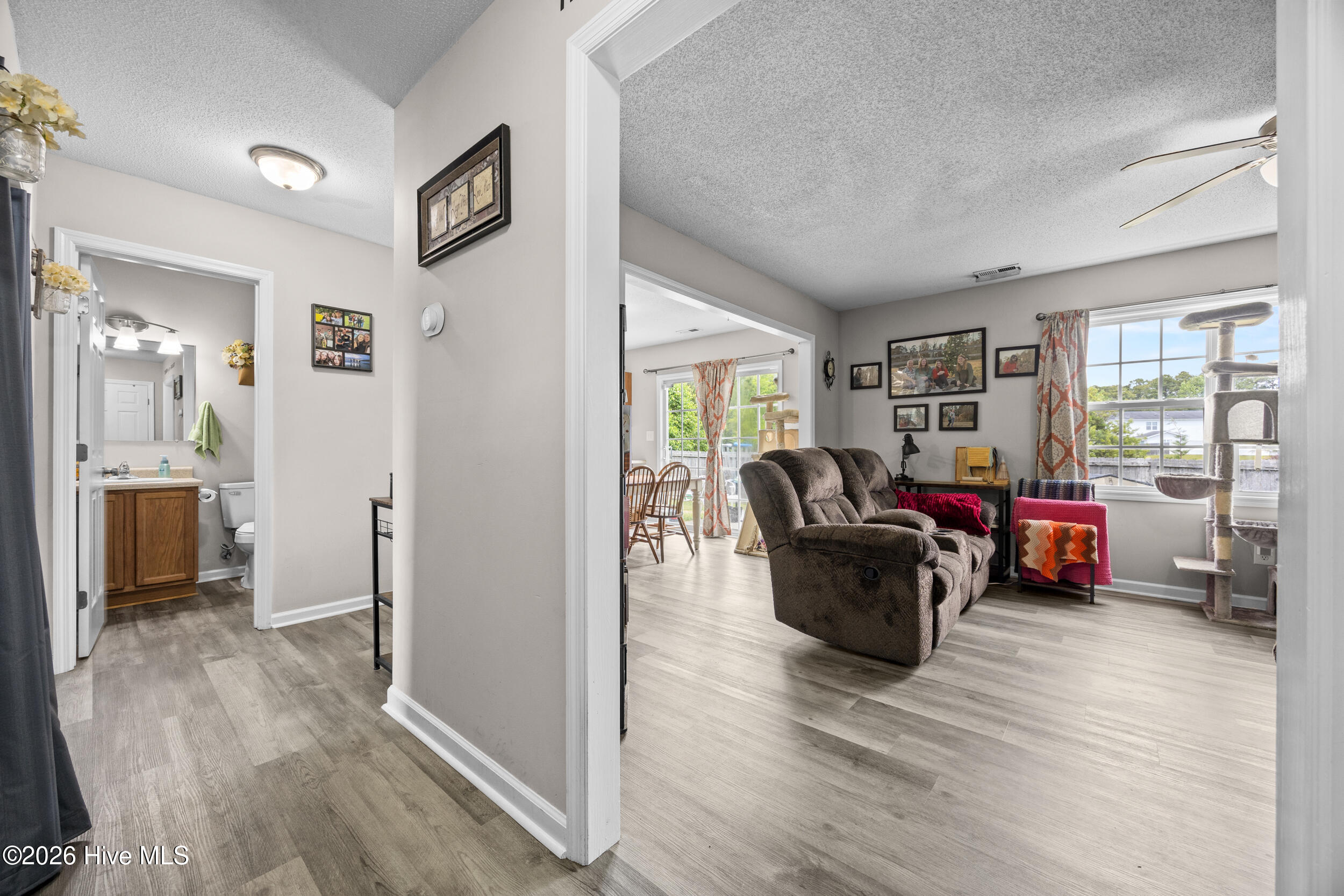316 Mann Street Hubert, NC 28539 - Photo 11 of 54 11_hallway