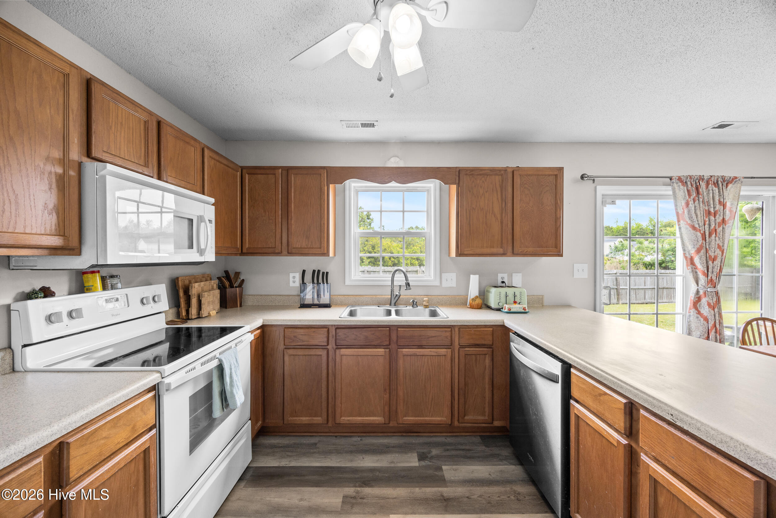316 Mann Street Hubert, NC 28539 - Photo 21 of 54 21_kitchen
