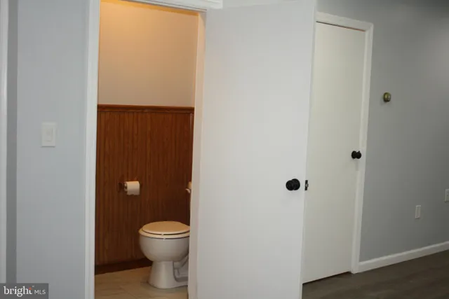 a bathroom with a toilet