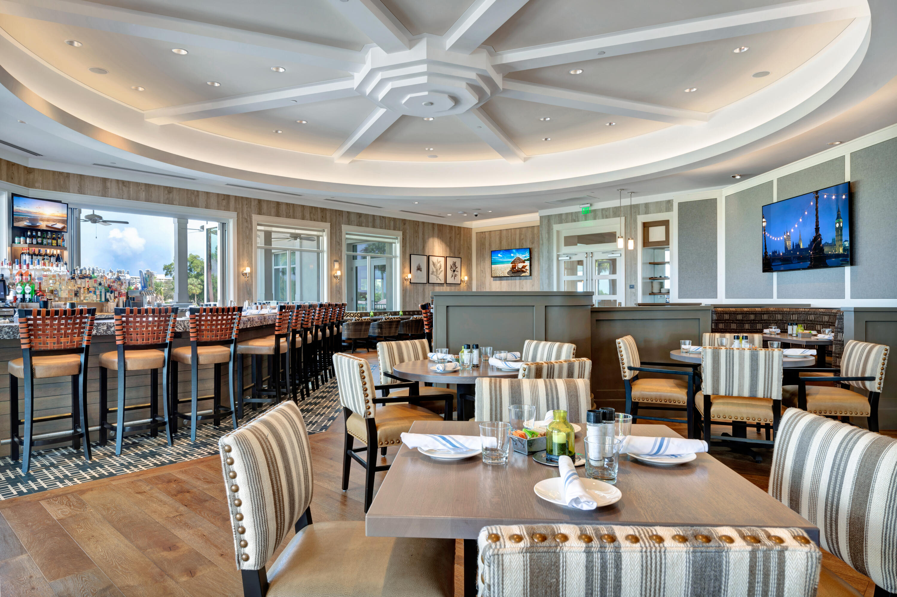 633 Kingfish Road North Palm Beach, FL 33408 - Photo 25 of 38 NORTH PALM BEACH COUNTRY CLUB RESTAURANT