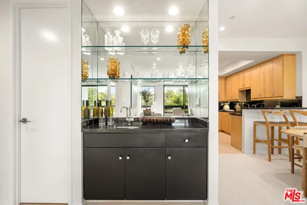 $925,000 | 10551 Wilshire Boulevard, Unit 503, Los Angeles, CA 90024