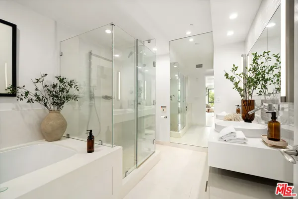 $925,000 | 10551 Wilshire Boulevard, Unit 503, Los Angeles, CA 90024