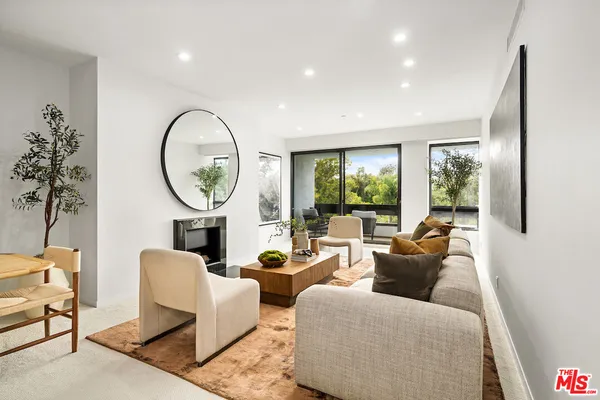 $925,000 | 10551 Wilshire Boulevard, Unit 503, Los Angeles, CA 90024