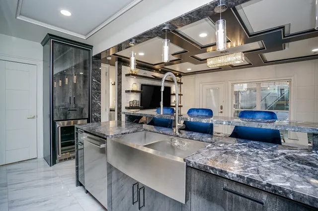 $4,000 | 5711 Sugar Hill Drive, Unit 29, Houston, TX 77057