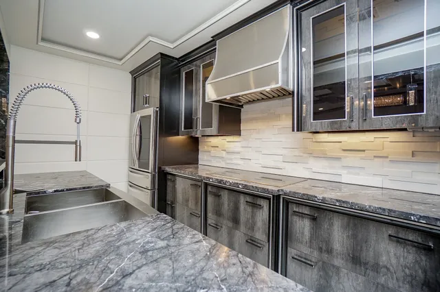 $4,000 | 5711 Sugar Hill Drive, Unit 29, Houston, TX 77057