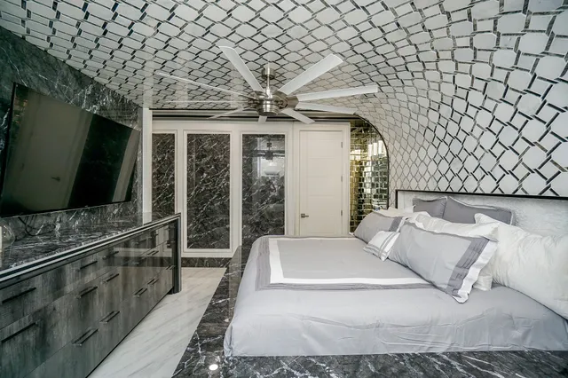 $4,000 | 5711 Sugar Hill Drive, Unit 29, Houston, TX 77057