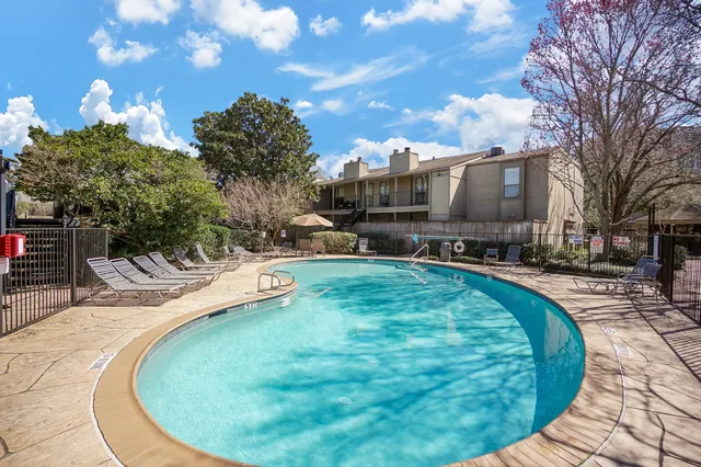 $4,000 | 5711 Sugar Hill Drive, Unit 29, Houston, TX 77057