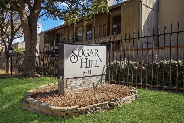 $4,000 | 5711 Sugar Hill Drive, Unit 29, Houston, TX 77057