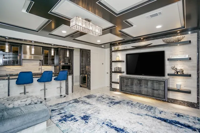 $4,000 | 5711 Sugar Hill Drive, Unit 29, Houston, TX 77057