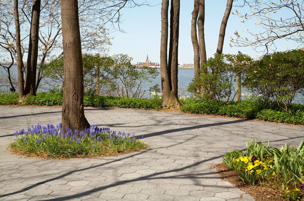 2 South End Avenue, Unit 8S Manhattan, NY 10280 - Photo 8 of 10 a street sign on the side of a building