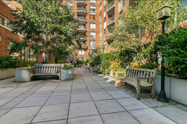 $4,695 | 2 South End Avenue, Unit 8S | Battery Park City